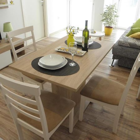 Apartment Near Center,Beach,Bus +Free Parking 자다르 외부 사진