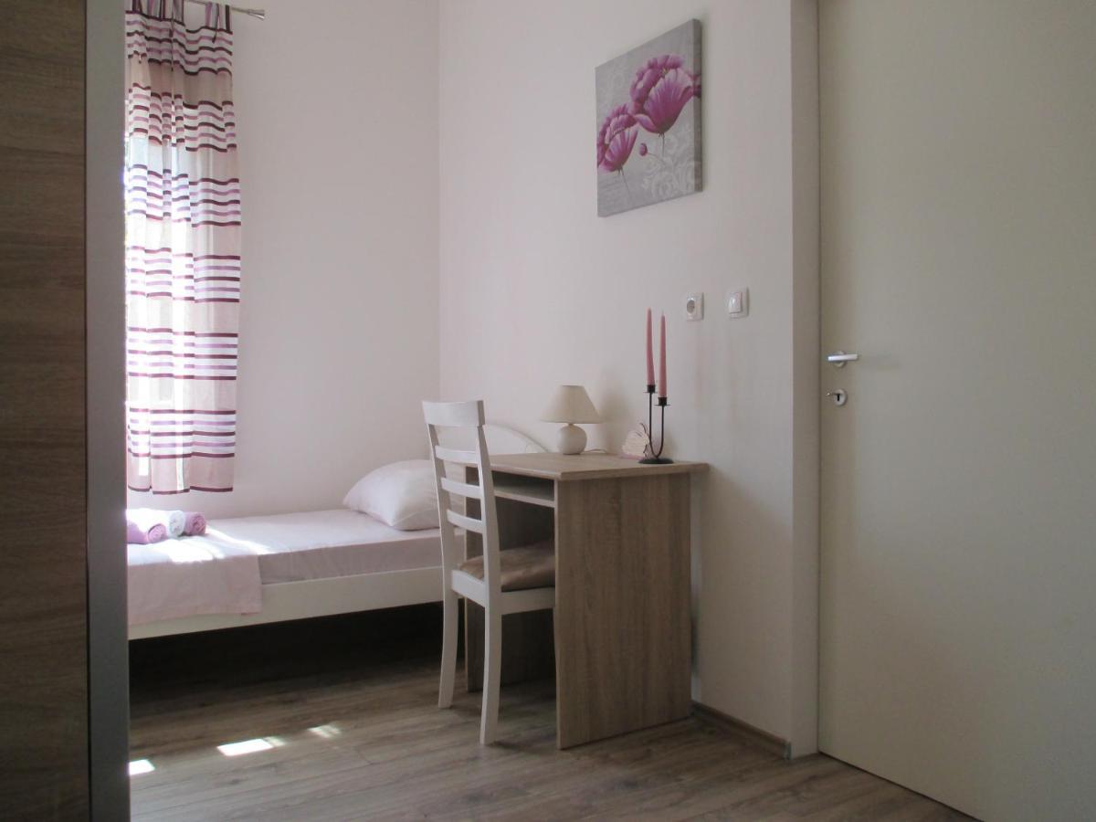 Apartment Near Center,Beach,Bus +Free Parking 자다르 외부 사진